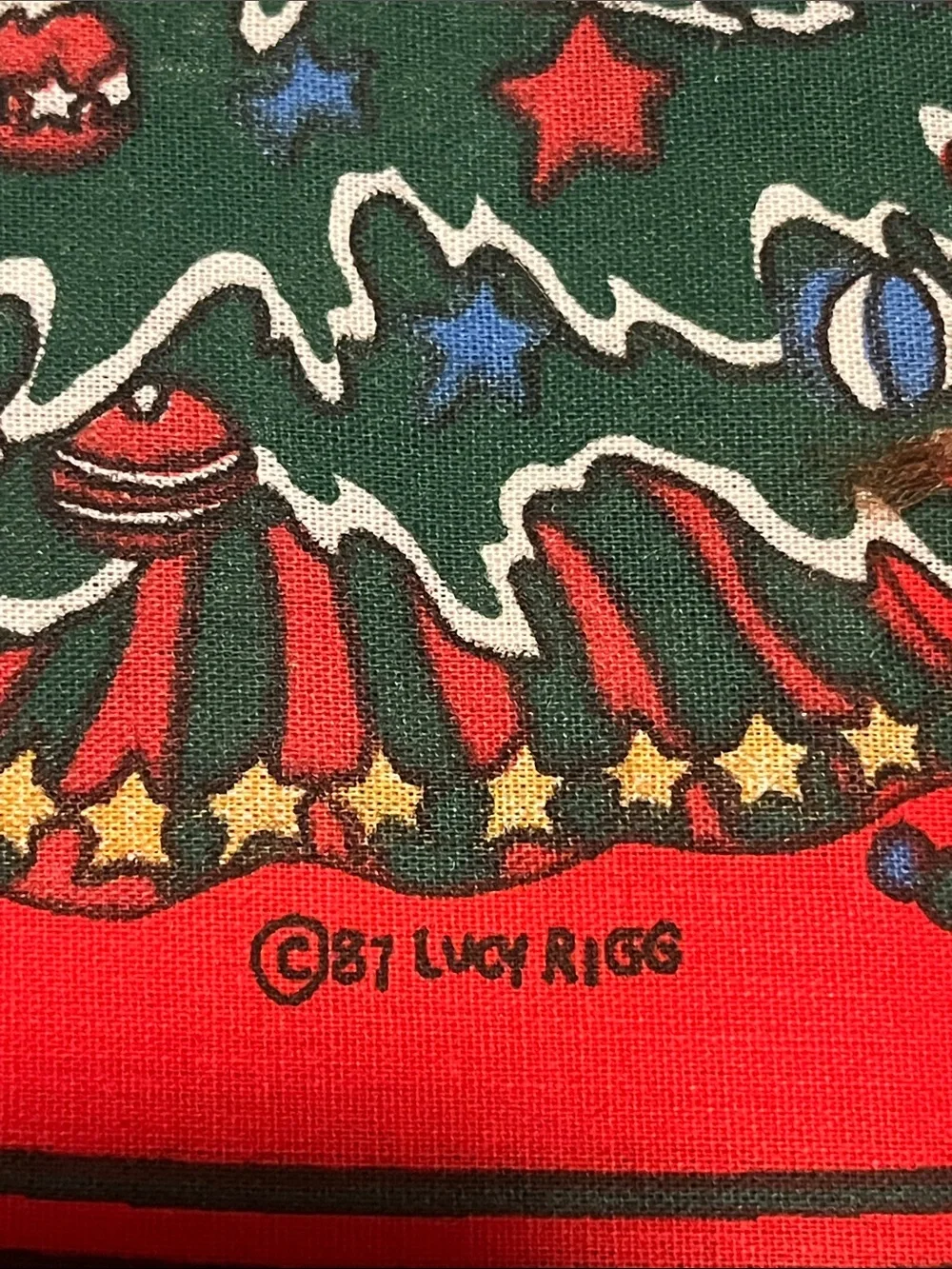 Lucy Rigg-1987 Teddy Christmas 60 inch tablecloth round